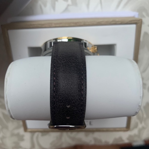 New Versace Watch - Picture 9 of 11